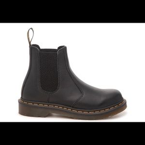 Dr. Martens 2976 Chelsea Boots, Black-Women’s